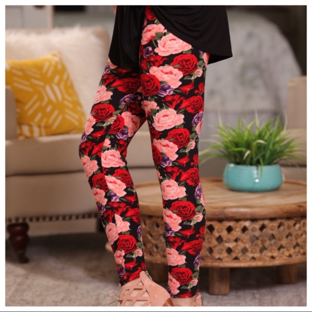 ❤️1 Left❤️Infinity Raine Flowered Leggings - Picture 2 of 3